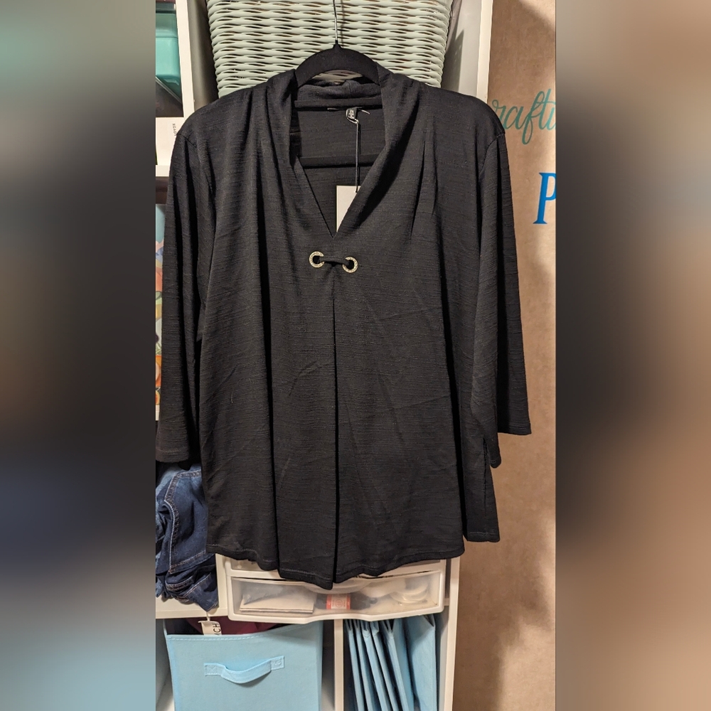 Zoey & Leelo 2X Black Top